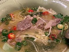 烧椒酸汤福山牛肉-闻见中国海南菜(K11店)