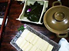 -东巴婆婆云南鱼豆花火锅(大东门店)