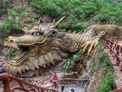 -大平台龙居瀑布旅游区