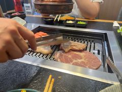 -臻牛烤肉