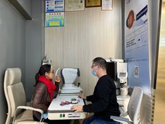 -三叶眼镜城批发市场(上海火车站店)