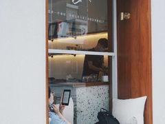 -Line 咖啡(石厦花园店)