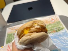-麦当劳(上海虹桥站30B检票口楼上)