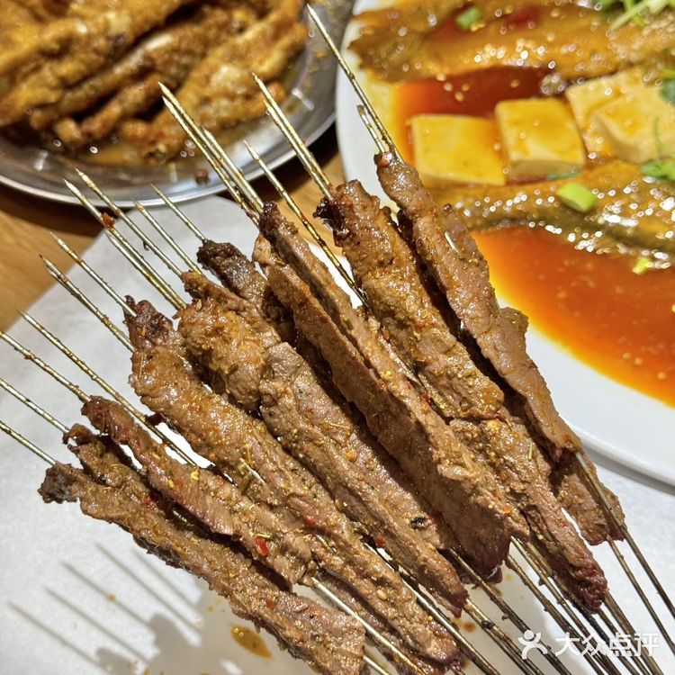 排队都要吃的这家烤肉～真的香绝了！