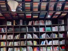 -钟书阁(松江泰晤士小镇店)