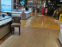 -王府井百货熙地港店