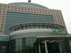 外观和绿字招牌-银川国贸中心酒店