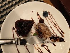 -苏宁银河国际咖啡厅·天际环球美食汇