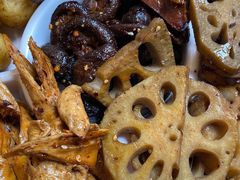 -老鼎万春卤菜(五代传承创始老店)