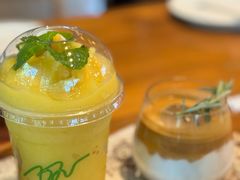 -Chom Cafe and Restaurant