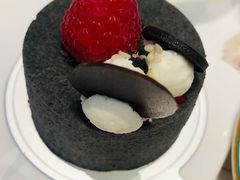黑芝麻覆盆子蛋糕-PAUL LAFAYET 法式甜品(港汇广场店)