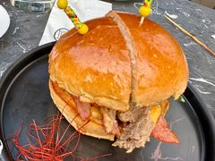 双层牛肉芝士汉堡-The Rug Cafe(王府中环店)