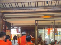 -阿瓦山寨·湘菜现炒·剁椒鱼头王(咸阳总店)