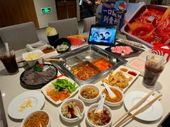 -海底捞火锅鲜切牛肉主题店(长寿路店)