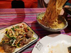 芭蕉花炒牛肉-香巴拉云南餐厅(华莱坞店)