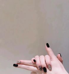 -桃色美甲沙龙