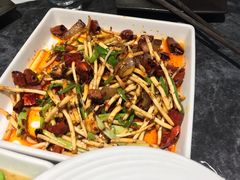 折耳根炒腊肉-泉味道贵州厨房(三里河店)