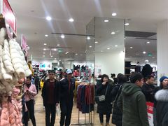 -优衣库(郑州丹尼斯大卫城店)