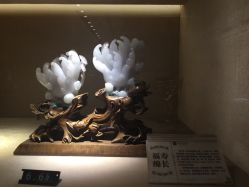 -北京七彩云南翡翠珠宝旗舰店(月坛店)