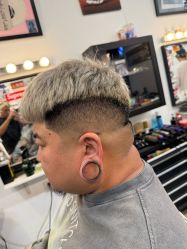 -HEADSTAR BARBERSHOP·男士理发店