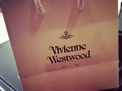 android_upload_pic-Vivienne Westwood(上海来福士广场店)