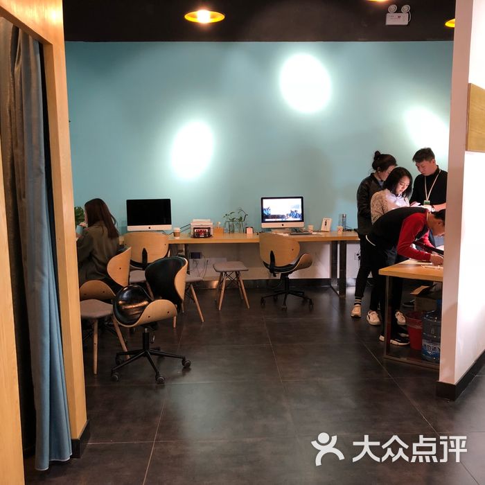 微笑时刻证件照工作室