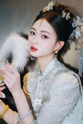 点击看大图 -艾拉·女王婚纱礼服馆