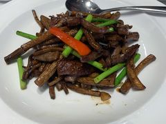 茶树菇炒牛柳条-万龙洲海鲜(大兴绿地缤纷城店)