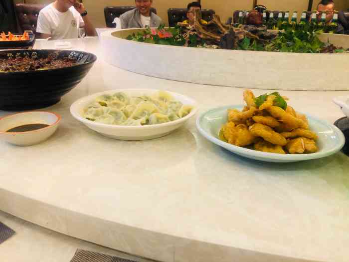 融食汇百姓餐厅(会展大街店"环境不错,在单位附近,有包房,适合同事