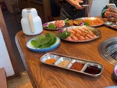 -明洞阿姨·韩式酱蟹烤肉·创意料理(三元桥店)