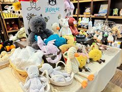 -钟书阁(松江泰晤士小镇店)