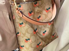 -COACH蔻驰(赛特奥特莱斯店)