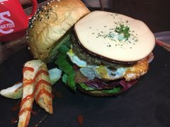 -HIGH FIVE哈福手工汉堡(桂林路店)