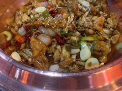 -虾弄弄海派小龙虾·牛羊蝎子火锅