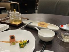 鱼子酱鸿运乳猪-广州文华东方酒店·江-由辉师傅主理