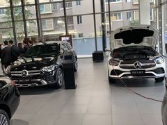 -上海星瀚奔驰4S店(红柳路店)