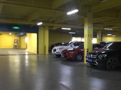 -欧尚超市苏州店停车场(金鸡湖路店)