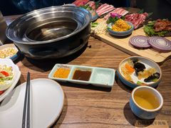 -明洞阿姨·韩式酱蟹烤肉·创意料理(三元桥店)