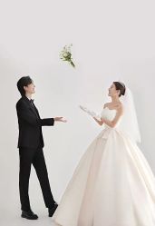 -雪中彩影婚纱摄影·微光艺术中心