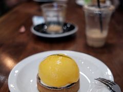 半个桃子挞-black rainbow coffee