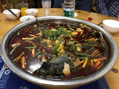-苗伯妈酸汤火锅