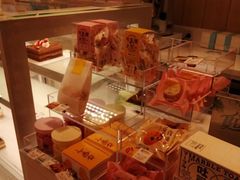 -好利来(万卉路店)