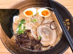 白丸肥牛拉面-Uni 忧你の深夜食堂(浦江万达广场店)
