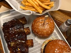 -Ribs & Burgers The Rocks