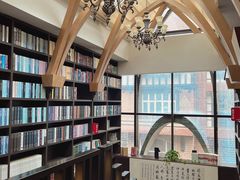 -钟书阁(松江泰晤士小镇店)