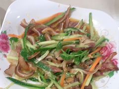 -三江鱼东北特色铁锅炖(骆驼店)