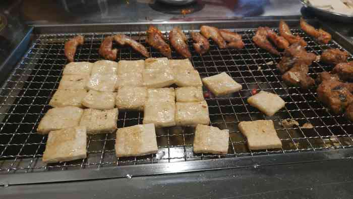 贵阳小豆腐烤吧-"佛系烤吧冲着贵阳小豆腐来的,朋友超喜欢.