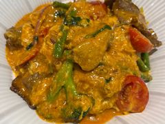 红咖喱椰浆滑蛋炒牛肉配泰米饭-泰醉 Zester(腾飞店)