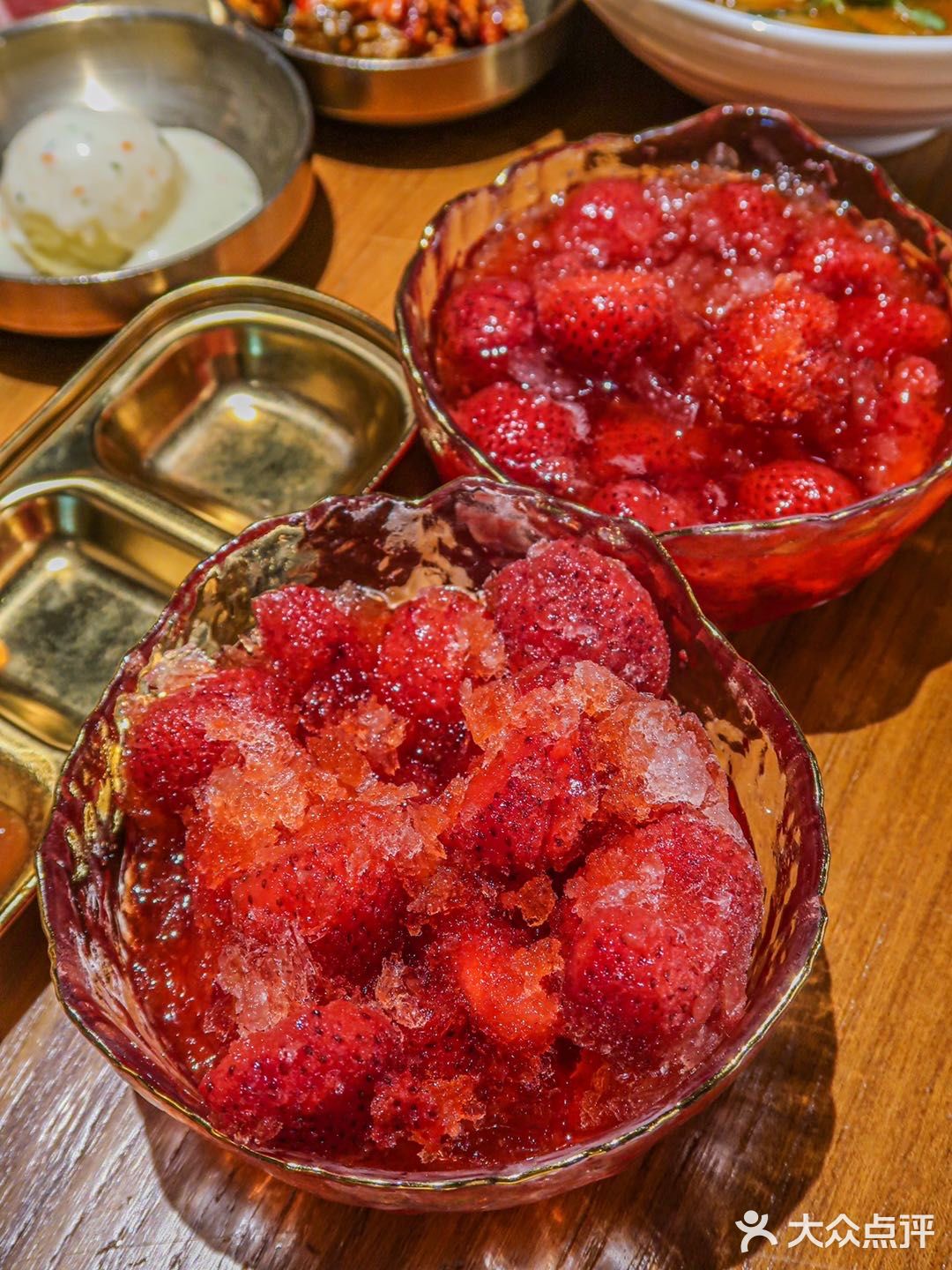  重庆‼️大碗果酒配烤肉🥩滋滋冒油！宝藏韩料店