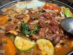八爪鱼牛肉锅-东吉馆韩式餐厅(八经街总店)